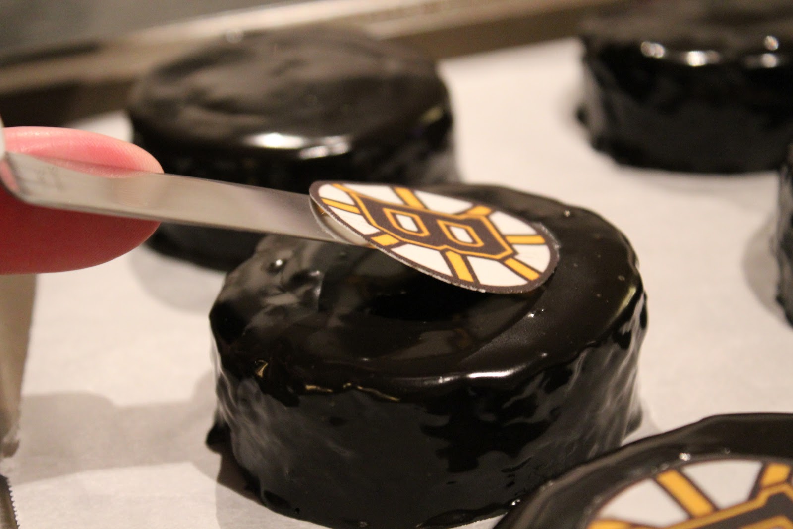 Delicious Dishings Boston Bruins Black And Gold Hockey PuckCakes