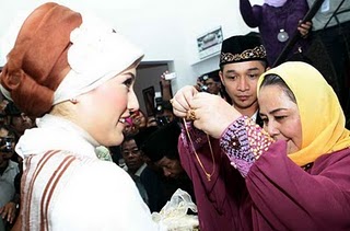 Foto-Foto Pernikahan Pasha Ungu dan Adelia Wilhelmina ~