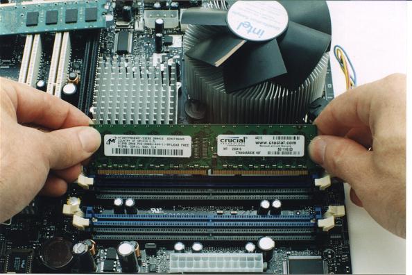 Mother Board User Guide: Installing Memory Modules