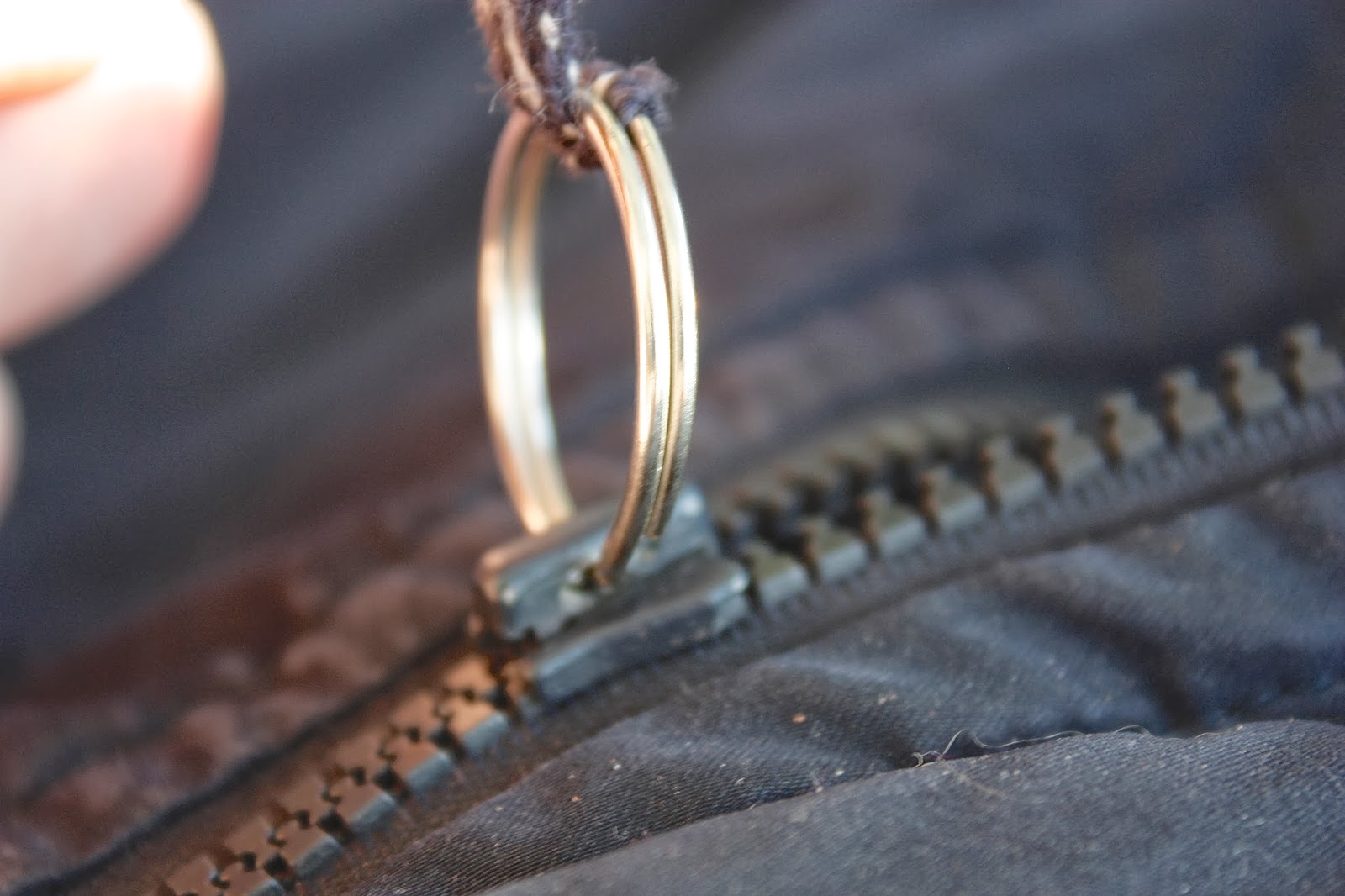 Artsybuildinglady Quick Fix For A Broken Zipper Slider