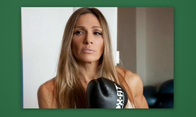 Την τσακώσαμε: Η Ελένη Πετρουλάκη κάνει spa και μοιράζει εγκεφαλικά Την τσακώσαμε: Η Ελένη Πετρουλάκη κάνει spa και μοιράζει εγκεφαλικά