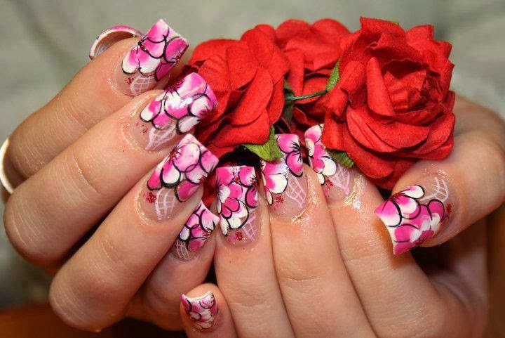 Unhas Decoradas com Flores Unhas Decoradas com Flores Delicadas
