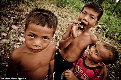 Tarantula Jadi Santapan Anak-anak di Kamboja
