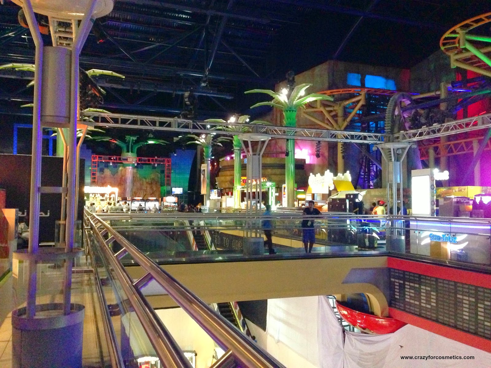 Dubai Mall Shopping-Dubai Mall Entertainment fountain- Mall of EMirates- Ski Dubai- Ice Rink Dubai Mall- Atlantis Palm Jumeira Hotel-Dubai travel blog- Dubai tips