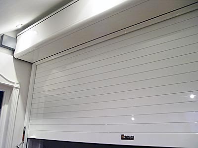 Puerta enrollable de aluminio ~ Carpinteria Lozano (Hierro y Aluminio)