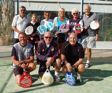 Free padel lessons in English Free padel lessons in English