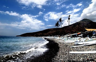 Pantai Amed dan Tulamben http://target-blank.blogspot.com/2013/12/obyek-wisata-pantai-di-bali.html