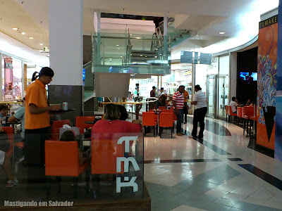 TMK Club: Mesas na parte externa TMK Club: Mesas na parte externa