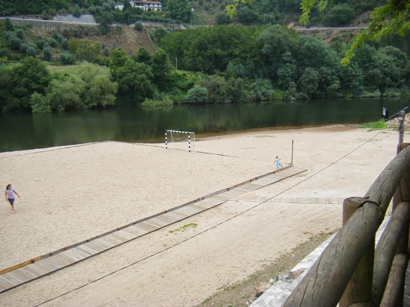 Campo de Futebol junto ao rio Mondego