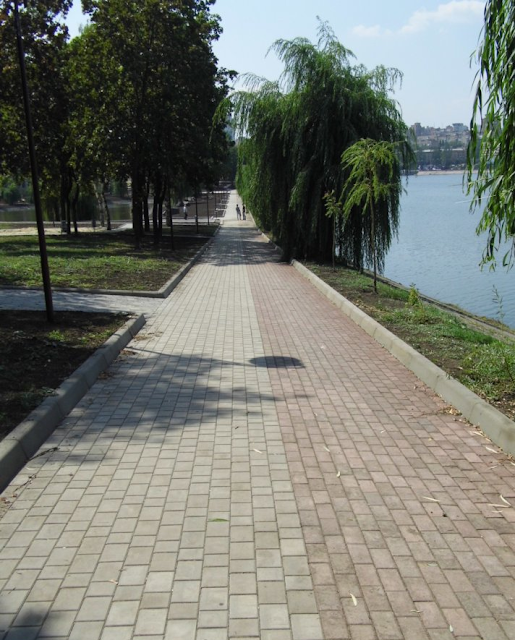 В Донецке между бульваром Шевченко и проспектом Ильича появилась первая специализированная велодорожка 4 %D0%92+%D0%94%D0%BE%D0%BD%D0%B5%D1%86%D0%BA%D0%B5+%D0%BD%D0%B0+%D0%B1%D1%83%D0%BB%D1%8C%D0%B2%D0%B0%D1%80%D0%B5+%D0%A8%D0%B5%D0%B2%D1%87%D0%B5%D0%BD%D0%BA%D0%BE+%D0%BF%D0%BE%D1%8F%D0%B2%D0%B8%D0%BB%D0%B0%D1%81%D1%8C+%D0%B2%D0%B5%D0%BB%D0%BE%D0%B4%D0%BE%D1%80%D0%B6%D0%BA%D0%B0