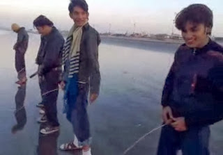 Male desperation, peeing, and wetting