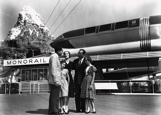 Amazing Historical Photo of Walt Disney with Richard Nixon in 1955 