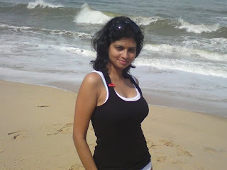 Enjoy Indian Real Life...: goa beach indian girl