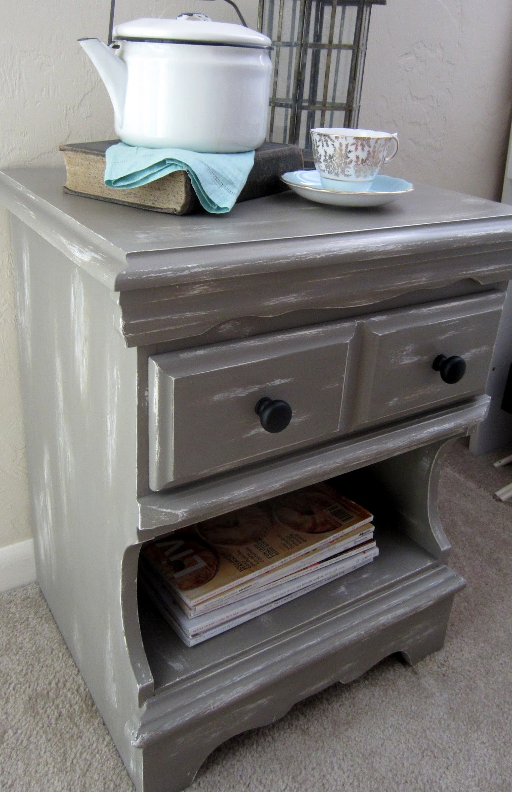 A Good Home Chalk Paint Nightstand Redo, Part 2