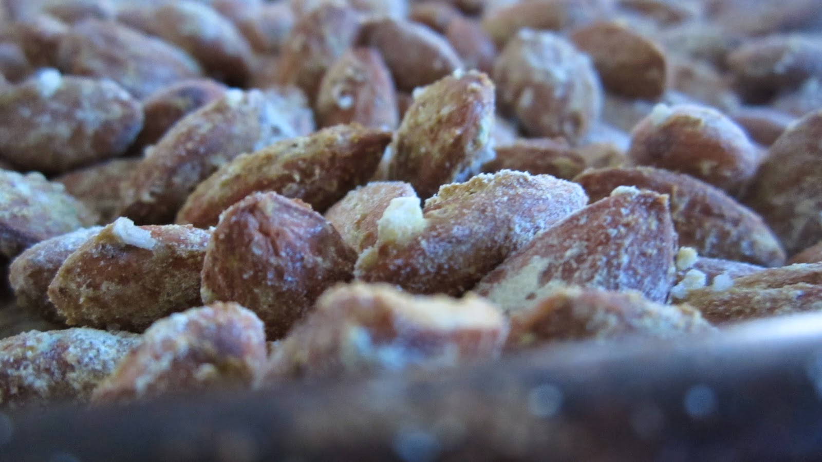 Effortnesslessly Wasabi Almond and Cinnamon Almond