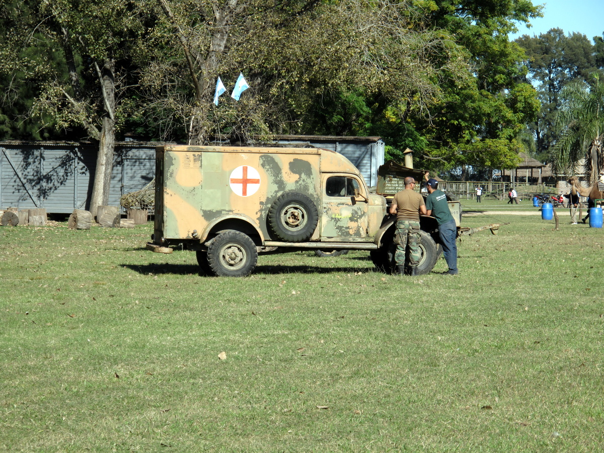 Experiencias DX EXPOSICION DE RADIOS Y VEHICULOS MILITARES