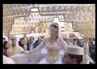 فيديو:  عروسة تسقط من فوق العمارية   