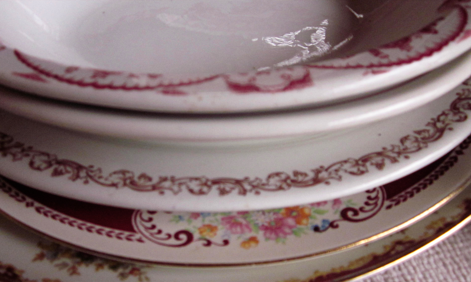 Elegant Economies I Adore Red....red plates, platters, saucers...