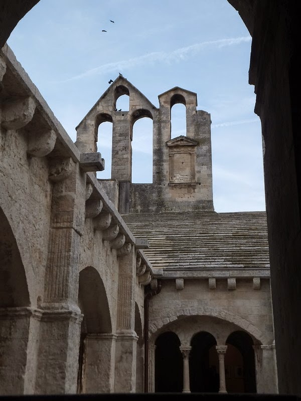 France Provence arles abbaye Montmajour