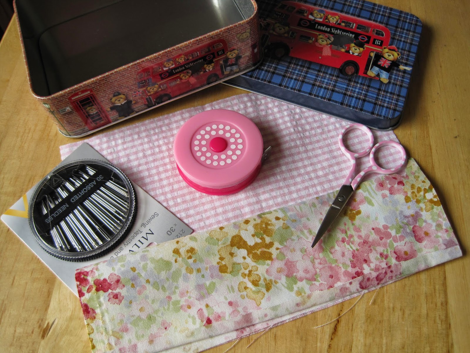 Tina's Allsorts Needlecase TaDah!!