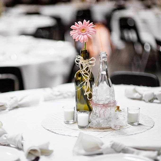 11 Wedding Centerpieces from Glass Bottles Do it yourself ideas and