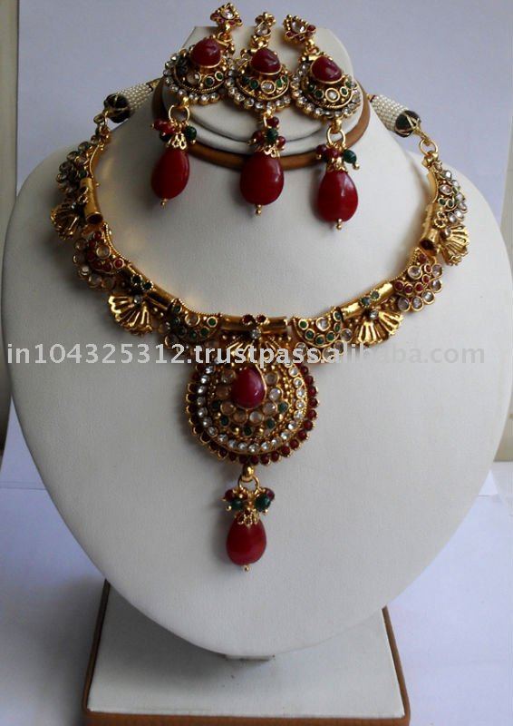 Designer_Indian_Jewelry_Polki_Fashion_Jewelry_Indian.jpg