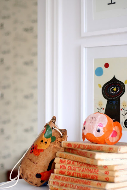 s%25C3%25B6ndagapril+046 söndagsbild och tavelvägg.