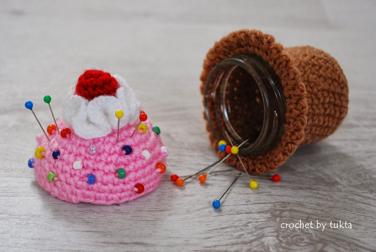 Crochet by Tukta pin cushion