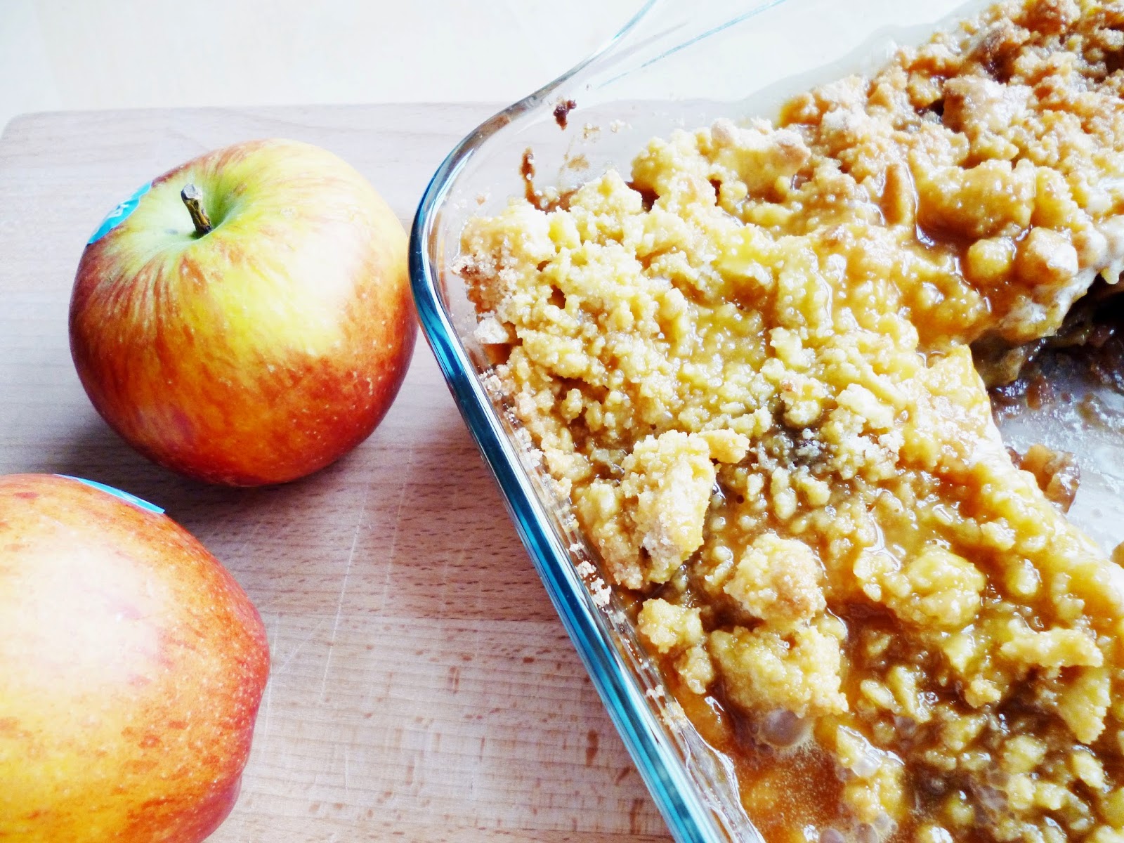 Cake Of The Week Caramel Apple Crumble