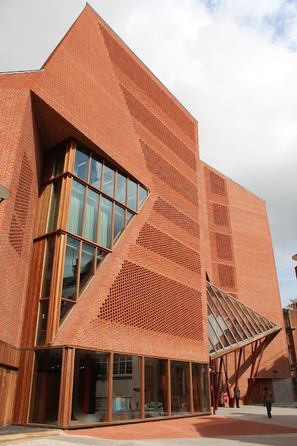 Saw Swee Hock Student Centre at LSE, London by O'Donnell + Tuomey Architects Saw Swee Hock Student Centre at LSE, London by O'Donnell + Tuomey Architects