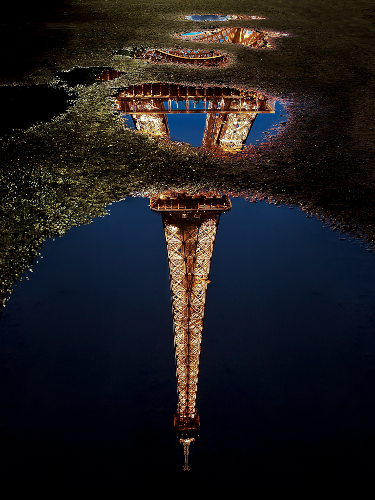 http://4.bp.blogspot.com/-SwRglzXYPd0/UNz8C-pdT9I/AAAAAAAABx4/VLsLUPmd0ZY/s1600/Eiffel+Tower+Reflections.jpg