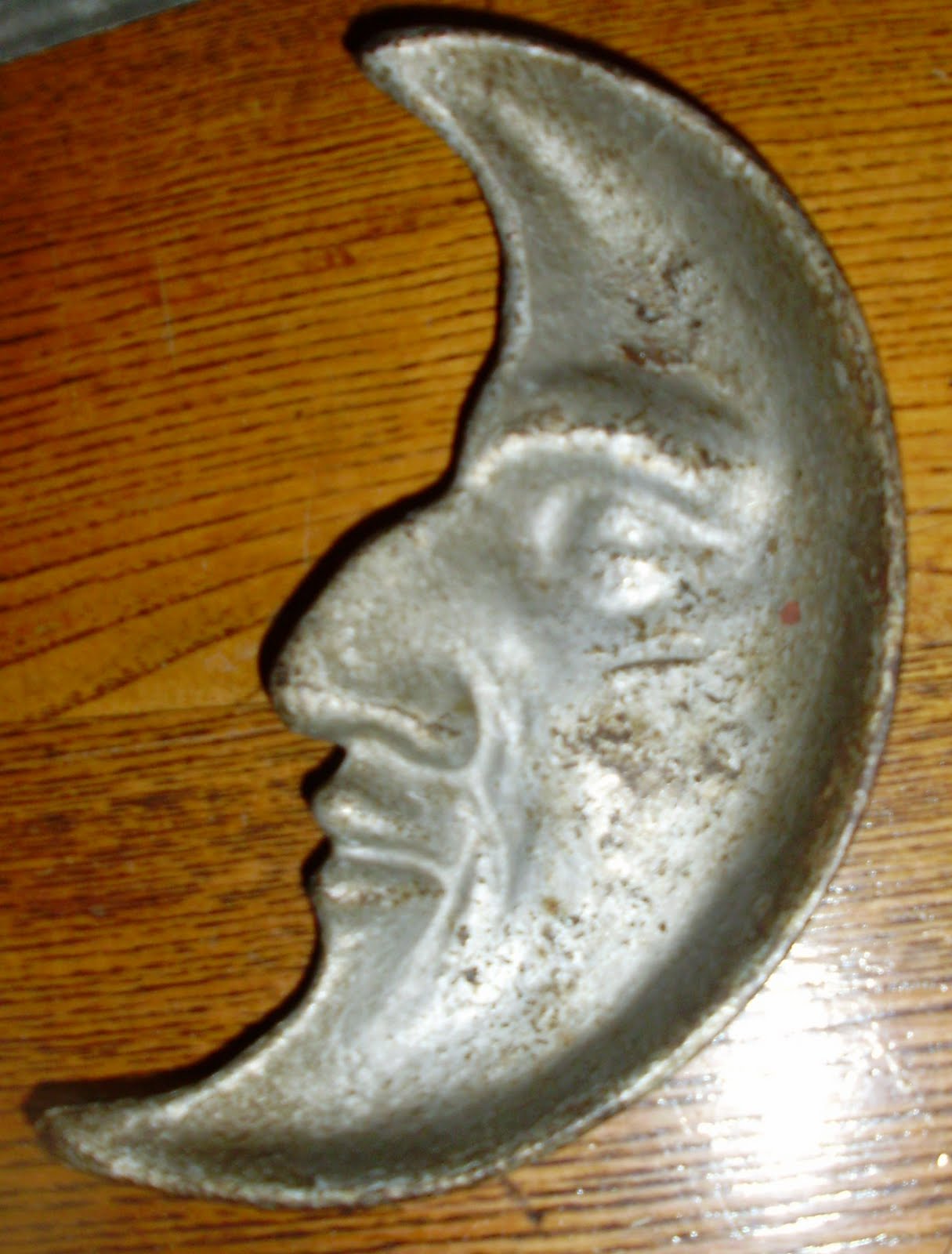 Log Cabin Antiques Gifts Cast Iron Half Moon