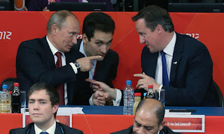 Vladimir Poetin en David Cameron tijdens de Olympische Spelen Poetin Cameron