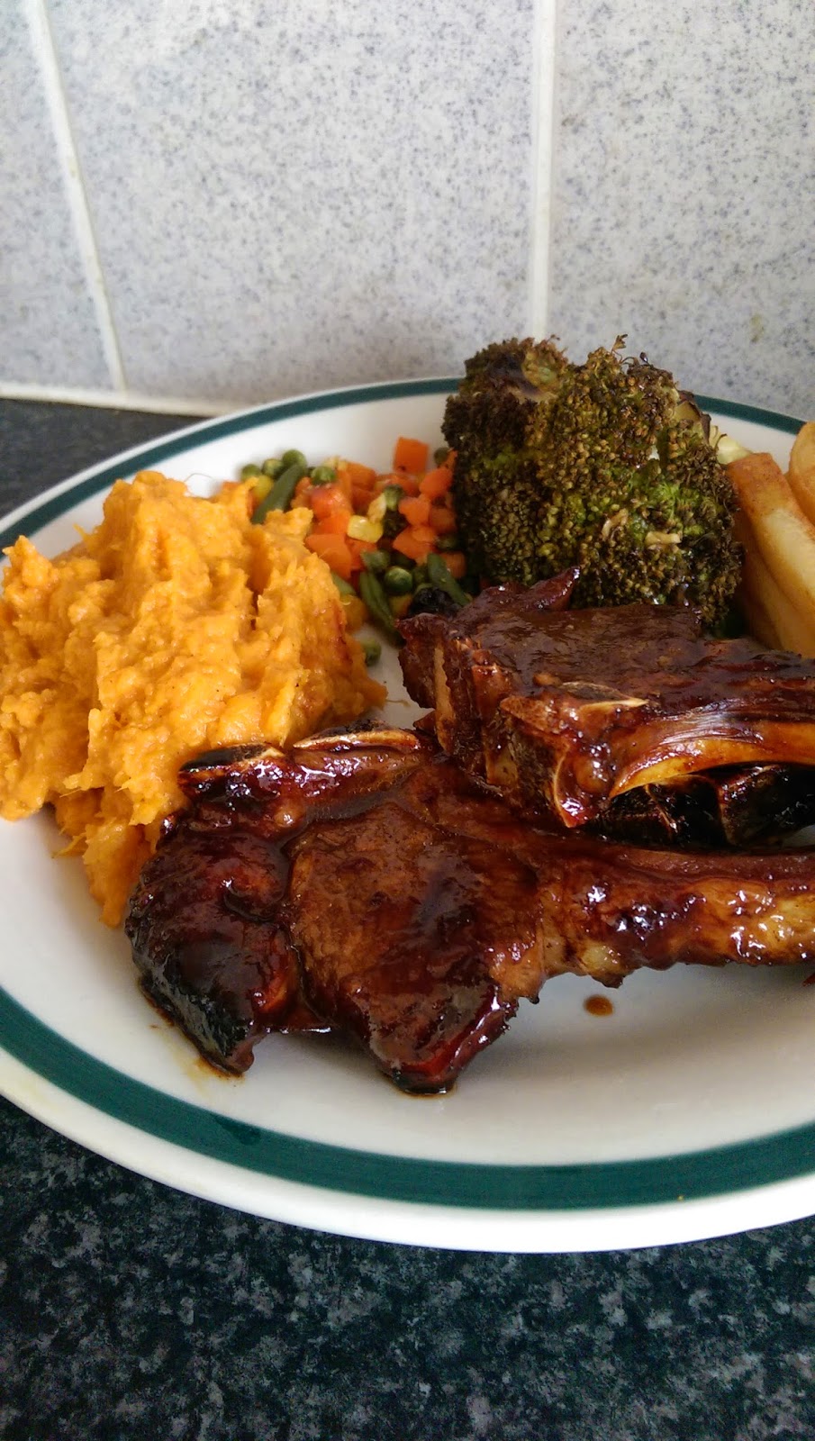nosaibasfood ) Honey & pomegranate glazed lamb chops with sweet