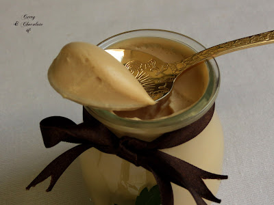 Mousse de chocolate blanco y café – White chocolate and coffee mousse Mousse de chocolate blanco y café – White chocolate and coffee mousse