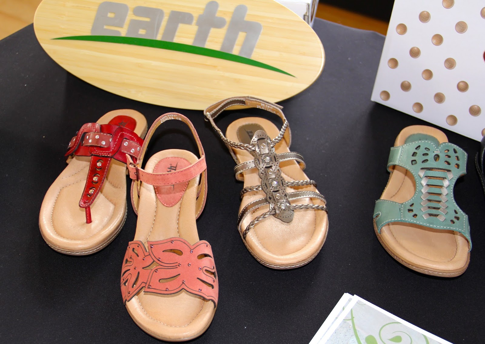 earth shoes lyra