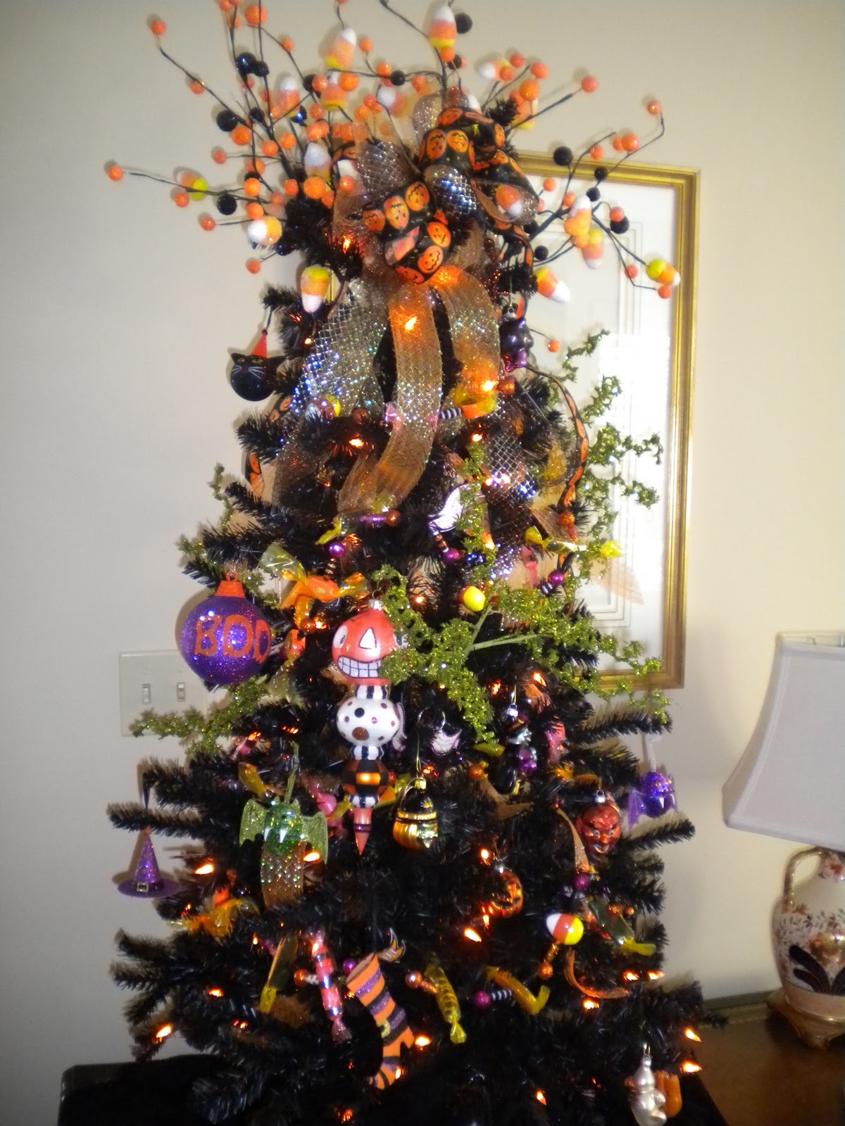 18 Halloween tree decorations to make