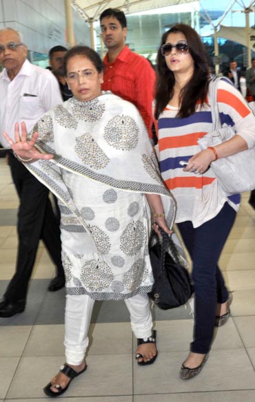 Aishwarya Rai Is Pregnant Pictures