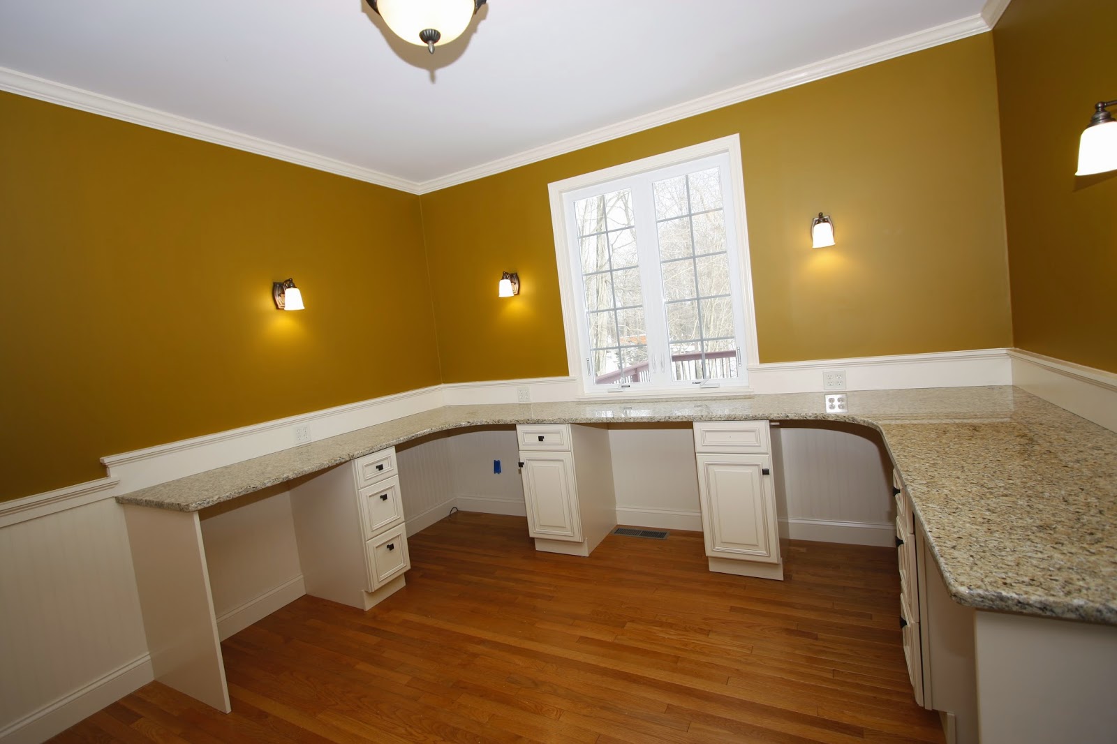 TheBuilderFix A family size desk for 6