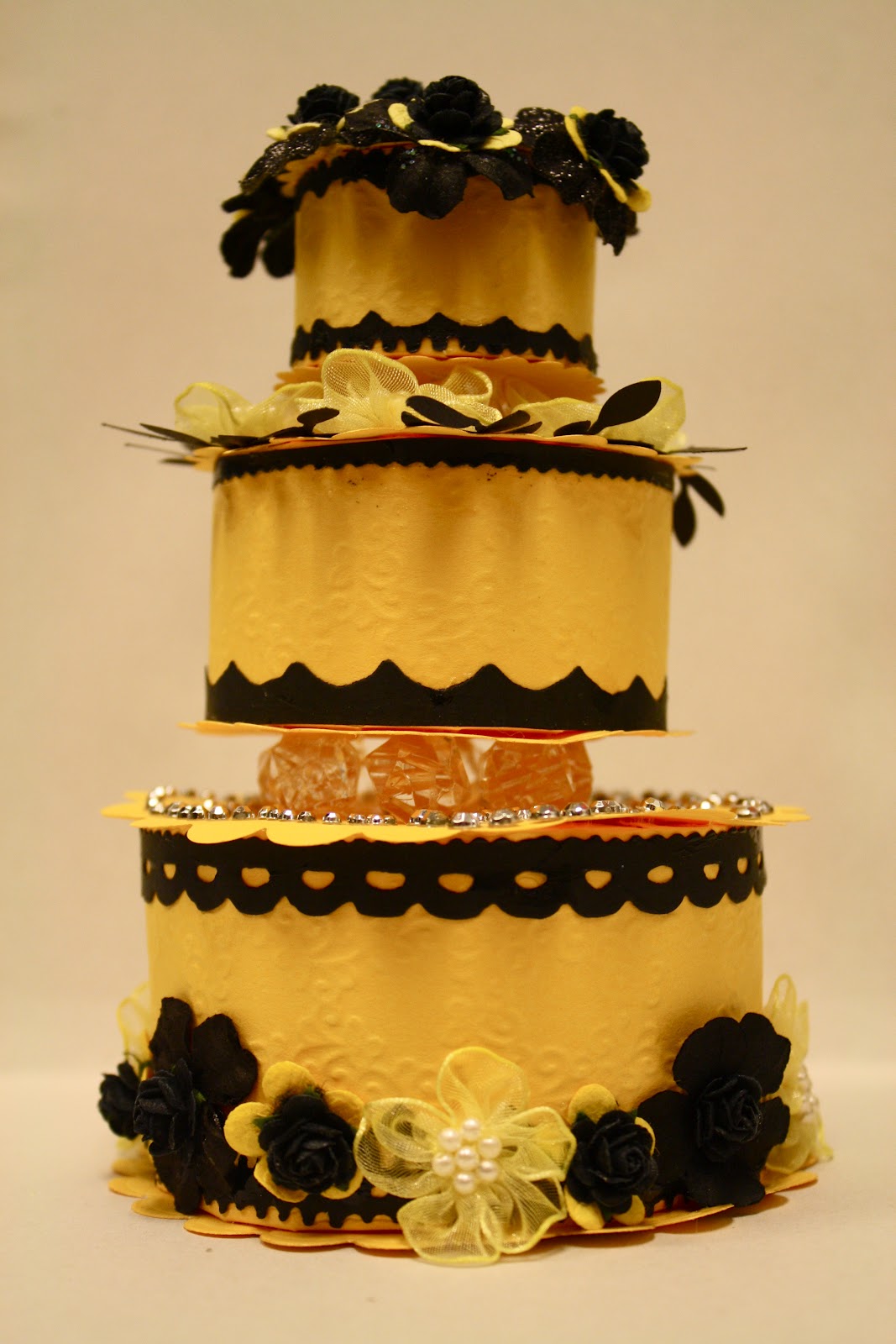 Lindy's Stamp Gang Beautiful Paper Cakes