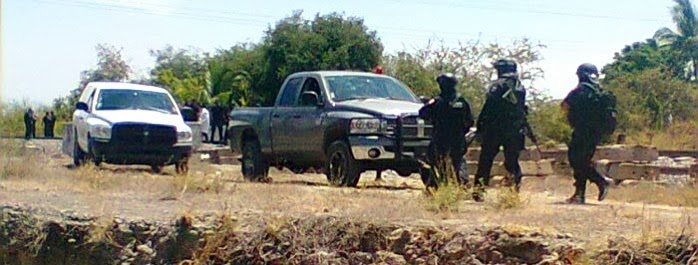  Michoacán: 2 muertos tras liberar 10 secuestrados, en Apatzingán Michoac%25C3%25A1n%252C+enfrentamiento