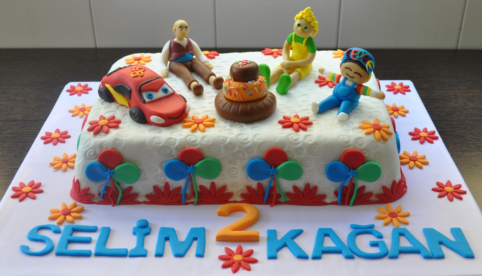 İKİZ DÜŞLER Çizgi Film Karakterli Doğum Günü Pasta ve Kurabiyeleri