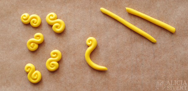 DIY Swedish "lussekatt" earrings by Alicia Sivertsson for Monthly Makers advent calendar 2015. aliciasivert, alicia sivert, alicia sivertsson, monthly makers adventskalender 2015, skapa, skapande, kreativitet, creativity, create, diy, do it yourself, jul, julkalender, christmas, xmas, lussebullar, lussebulle, lussekatt, lussekattörhängen, lussebullörhängen, örhänge, örhängen, lussekatter, cernitlera, fimolera, polymerlera, polymer clay