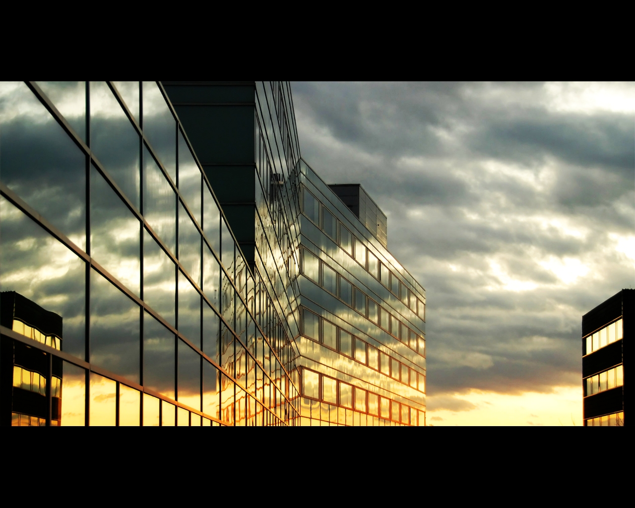 http://4.bp.blogspot.com/-TA-fnM16RYw/UEnf2PKEOXI/AAAAAAAABOg/6kU5B_T2HG8/s1600/Architecture%2BWallpaper%2BWindows%2B7%2B(1).jpg