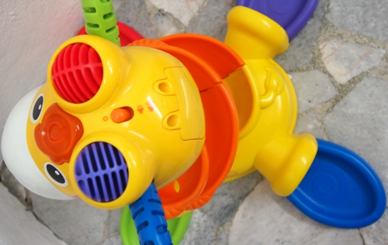 JuaiMurah Fisher Price Stand Up Ball Blast Giraffe