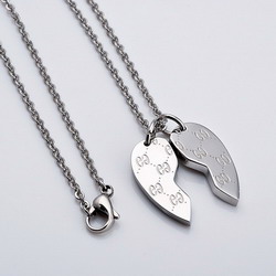 Gucci double leaves necklace