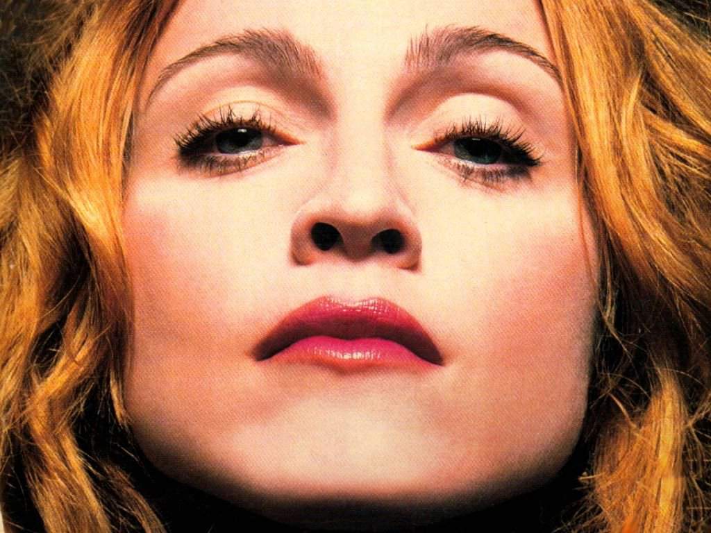 http://4.bp.blogspot.com/-TCsW9eb_4Co/T-xh6LJ59JI/AAAAAAAAAw4/ksi6FiLU8ro/s1600/madonna.jpg
