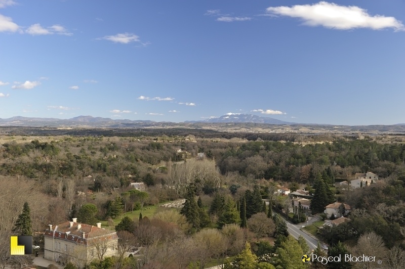 le mont Ventoux depuis la terrasse du château de Grignan photo pascal blachier