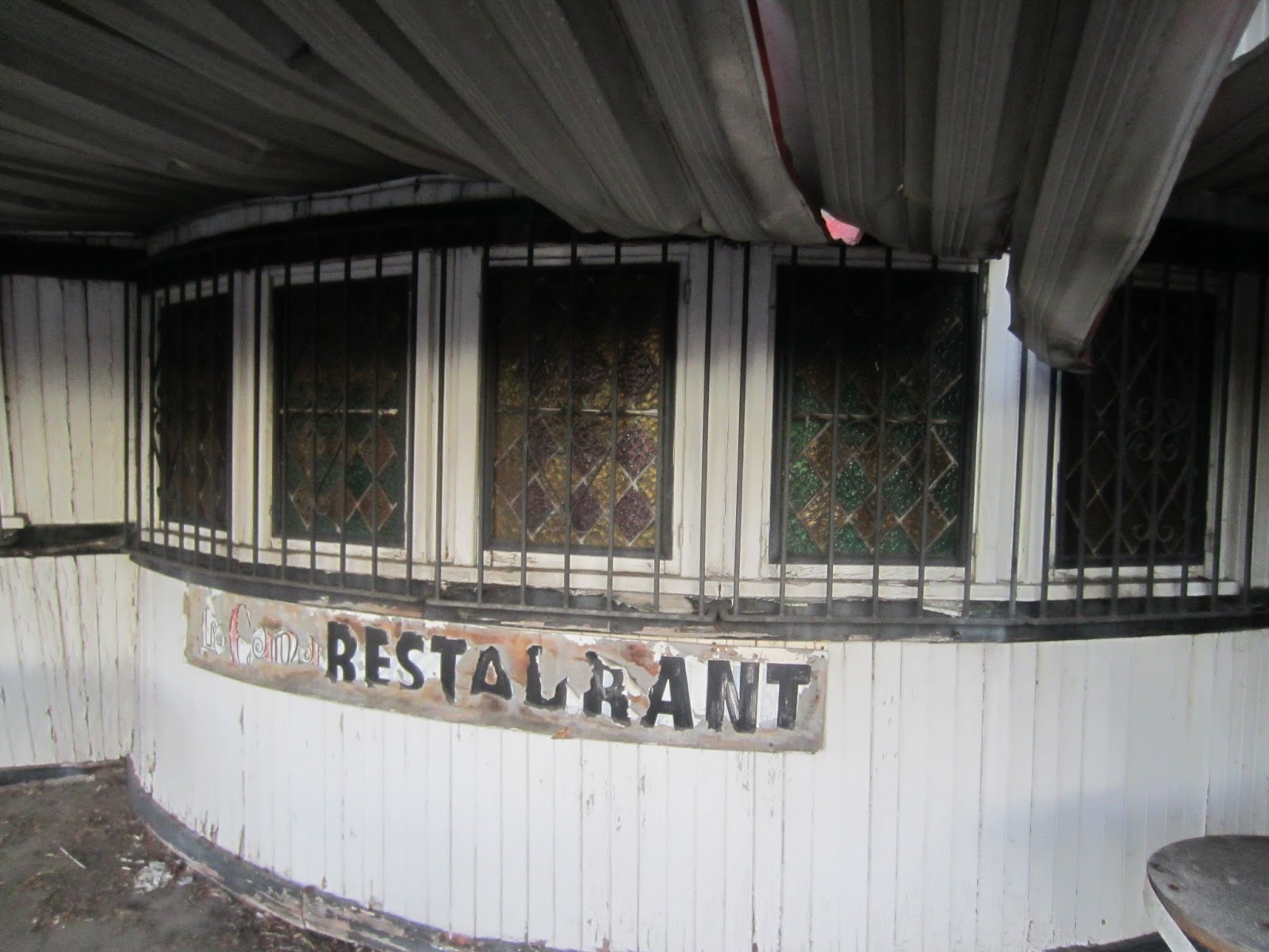 wacky tacky Chow Time Idle Hour, The Devil's Playground