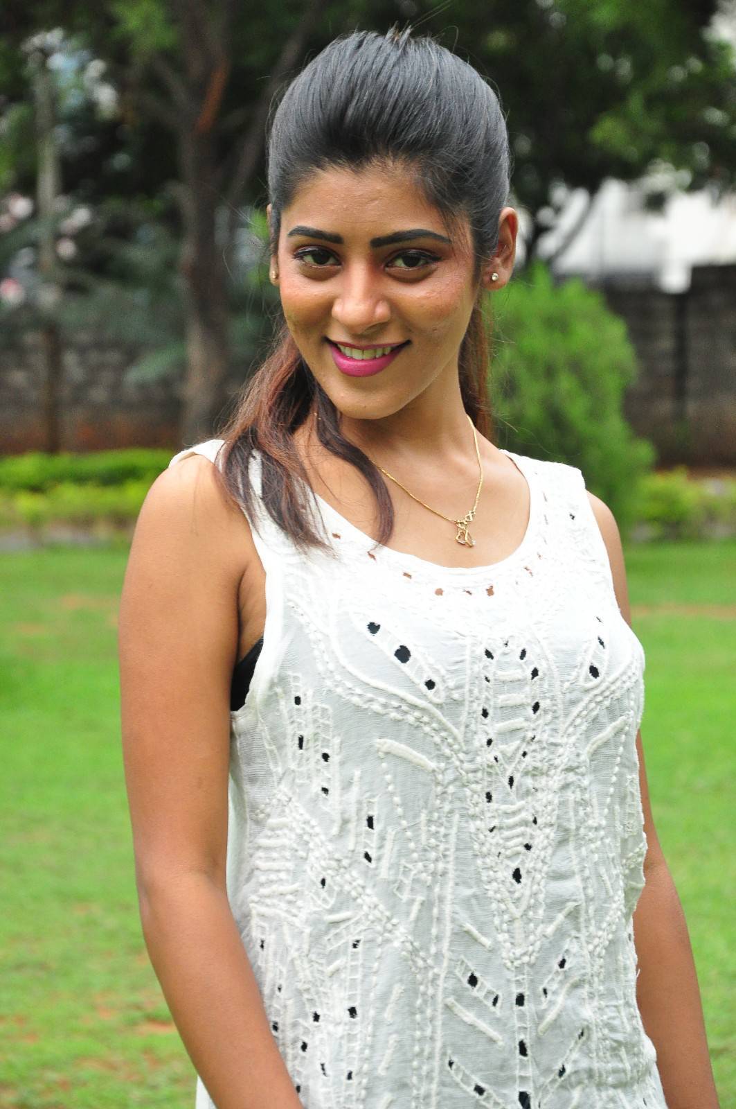 tamil Hindi South Bollywood Kollywood heroin actress photos: Serial Actress  Gayathri Arun